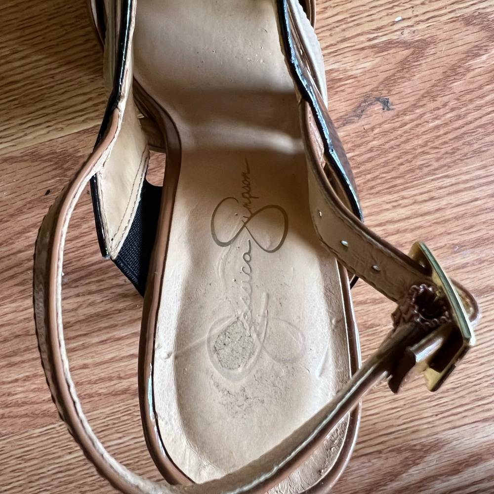 brown heels - Picture 4 of 7
